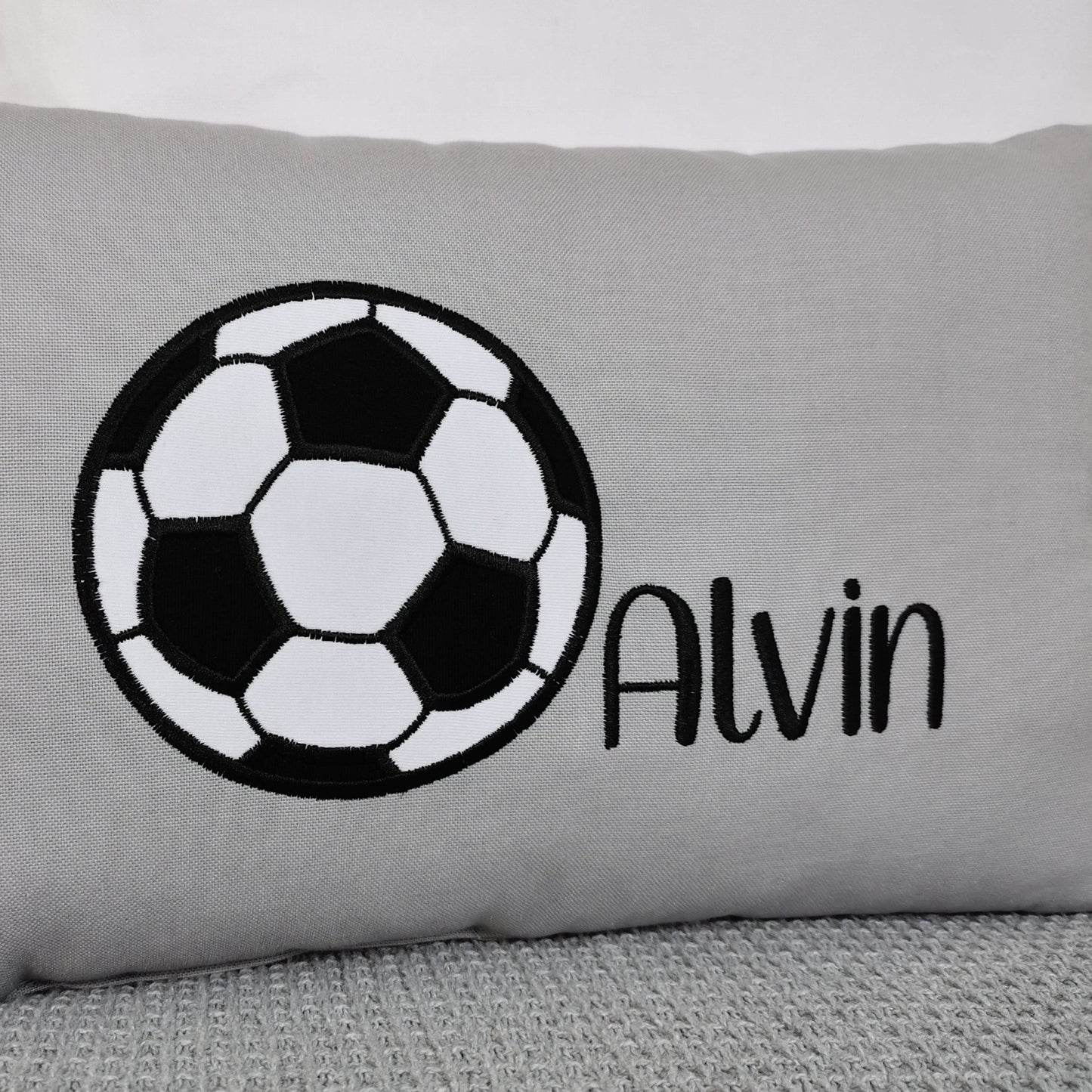 Fußball Kissen mit Namen-Geschenk Fußball Fans-Kissen personalisiert Junge-Namenskissen Junge-Kissen mit Namen-Fussball Kissen personalisiert-Fußballkissen