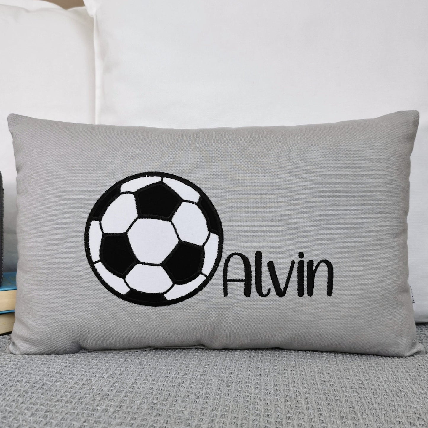 Fußball Kissen mit Namen-Geschenk Fußball Fans-Kissen personalisiert Junge-Namenskissen Junge-Kissen mit Namen-Fussball Kissen personalisiert-Fußballkissen