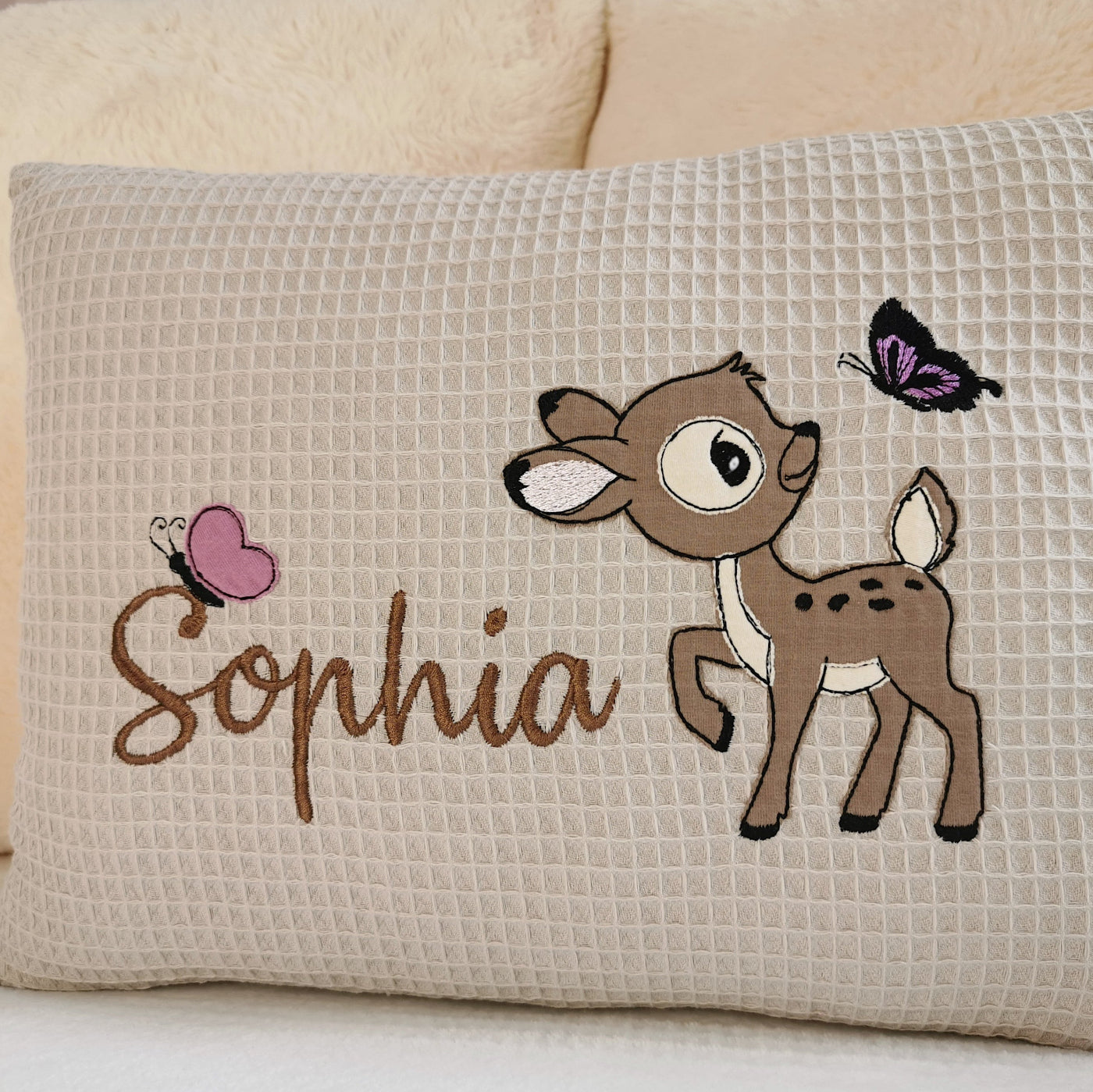 Kissen personalisiert Rehkitz-Kuschelkissen mit Namen-Kinderkissen personalisiert-Babykissen mit Namen-Kissen mit Namen Reh-Namenskissen Mädchen
