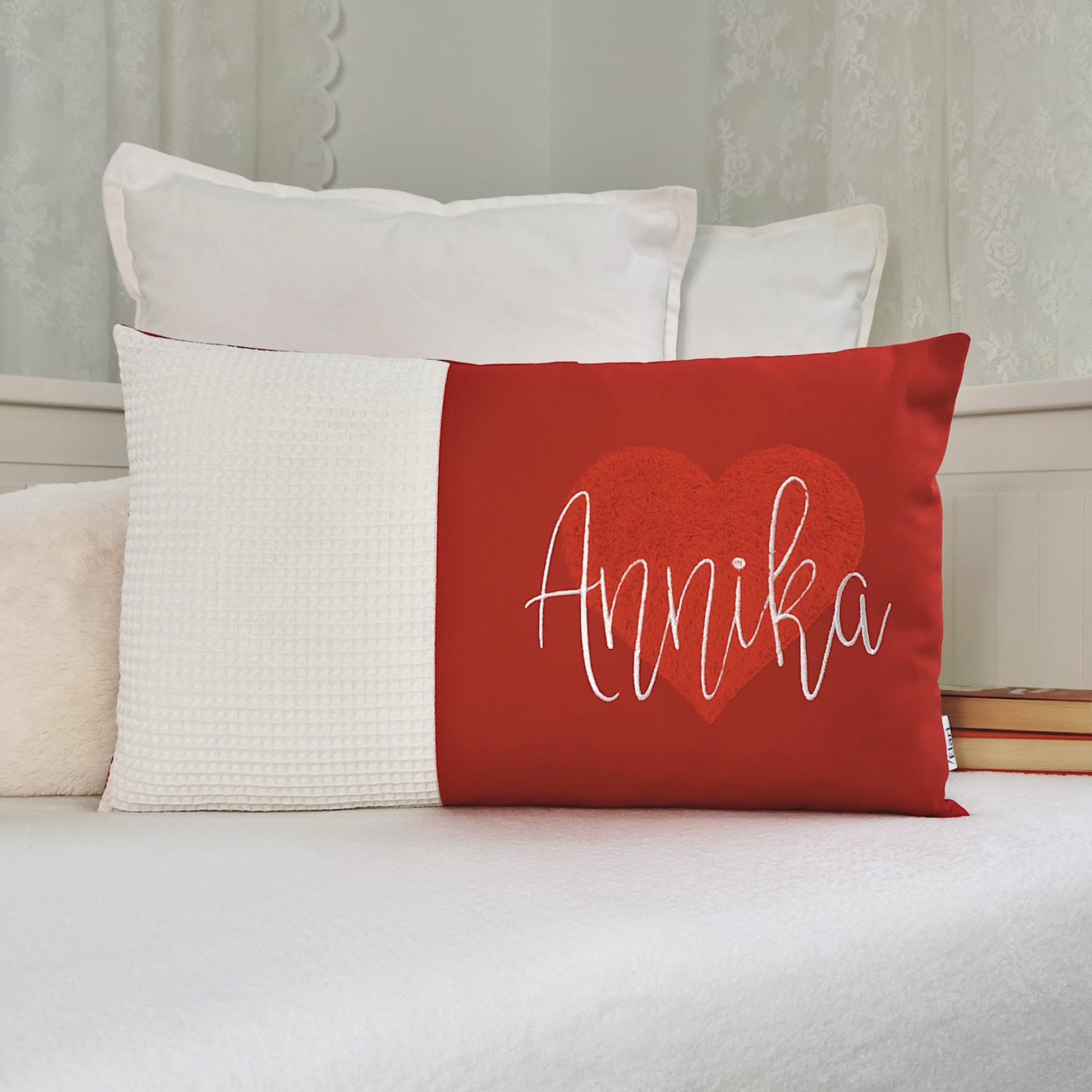 Kissen personalisiert-Kissen mit Namen bestickt-Kinderkissen personalisiert-Namenskissen für Junge Mädchen-Herzkissen personalisiert-Elari Handmade Design