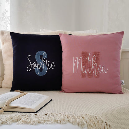 Personalisiertes Baby Kissen in vielen Größen und deinen Lieblingsfarben. Geburtskissen mit Namen und Geburtsdaten, Größe, Gewicht, einem großen und kuscheligen Buchstaben oder Herz bestickt, für Mädchen oder Junge. Babykissen mit Namen und Geburtsdaten, das perfekte Geschenk zur Geburt