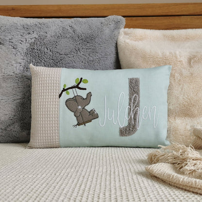 Personalisiertes Kinderkissen in deinen Lieblingsfarben. Namenskissen für Junge mit Elefant bestickt. Handgemachte Kuschelkissen mit Namen von Elari Handmade Design