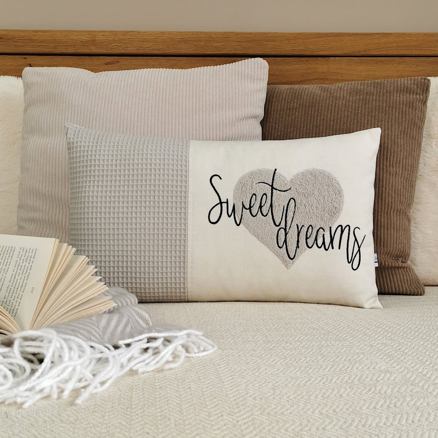 Kissen personalisiert-Kissen mit Namen bestickt-Kinderkissen personalisiert-Namenskissen für Junge Mädchen-Elari Handmade Design
