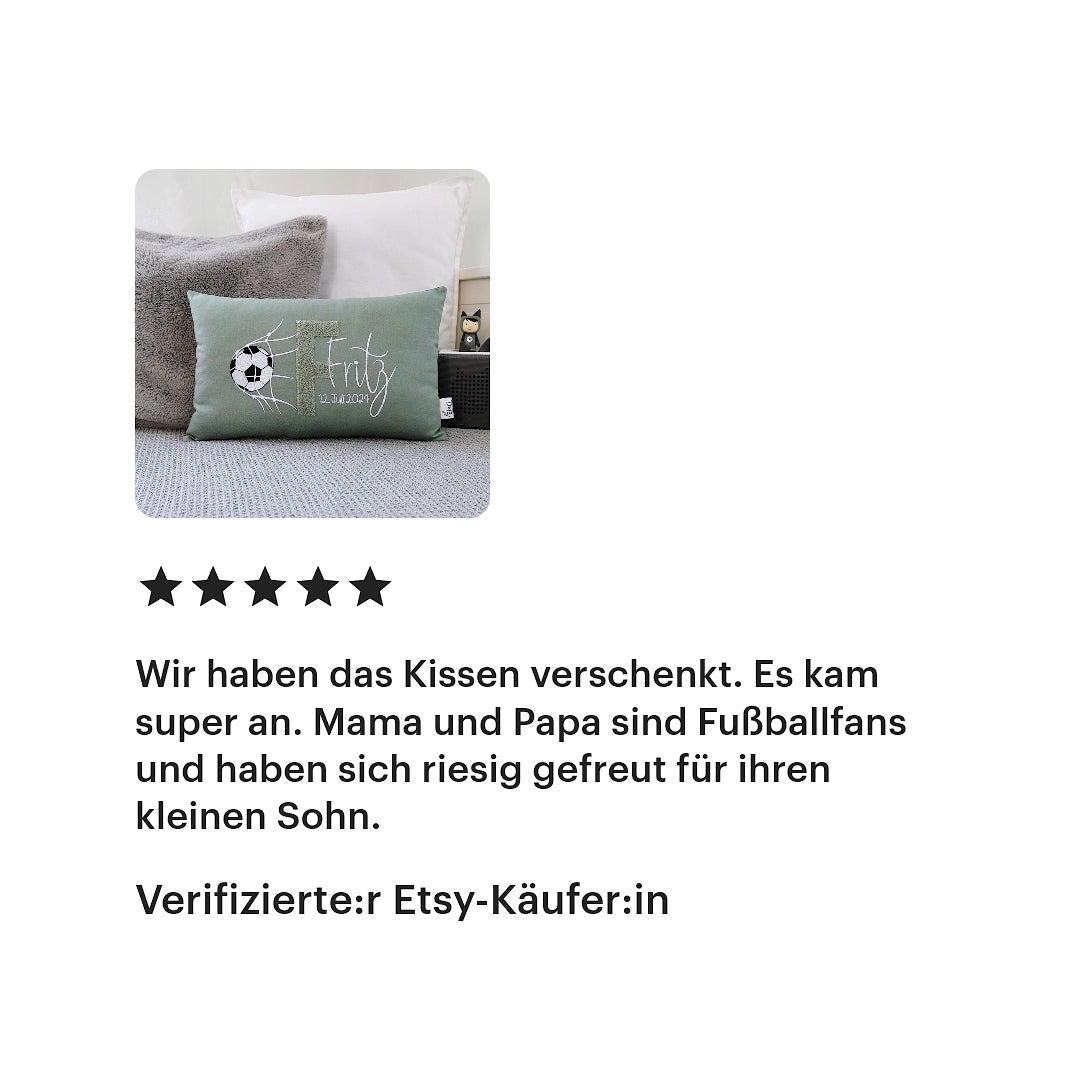 Kundenfeedback - Kundenzufriedenheit. Personalisiertes Fussball Kissen in deinen Lieblingsfarben. Namenskissen für Junge mit Fussball Motiv bestickt. Handgemachte Fussball Kissen mit Namen von Elari Handmade Design